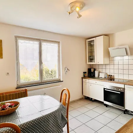 Apartment Alexandra - Handwerker Willkommen, Parkplatz, Kuche, Wlan *